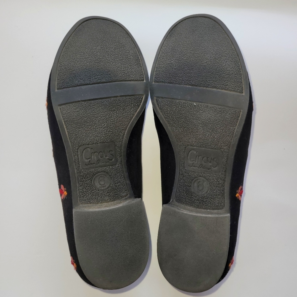 Sam Edelman | Harlem Black Embroidered Loafers - Picture 7 of 8